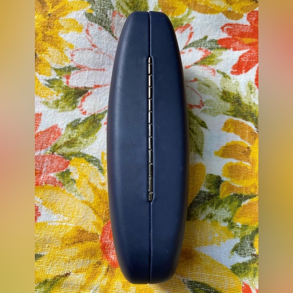 Dolabany Clamshell Eyeglass Case - Picture 5 of 6